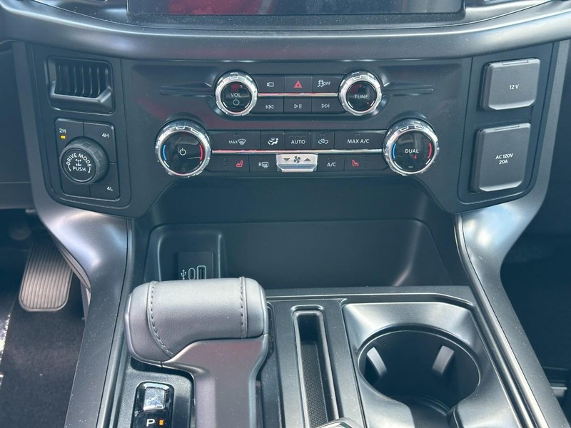 Ford F-150 Vehicle Full-screen Gallery Image 8