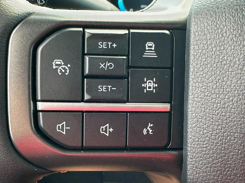 Ford F-150 Vehicle Full-screen Gallery Image 11