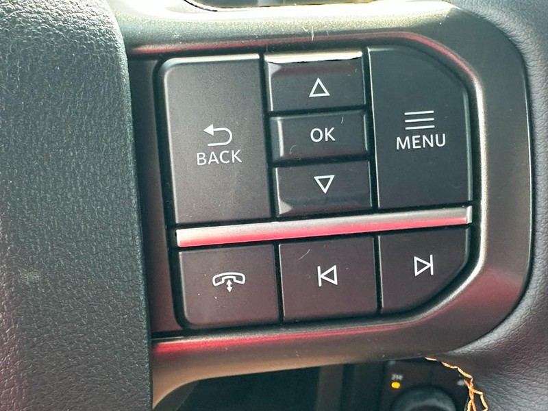 Ford F-150 Vehicle Full-screen Gallery Image 12