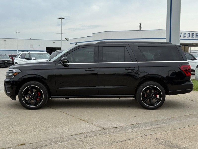 Ford Expedition Max Vehicle Full-screen Gallery Image 2