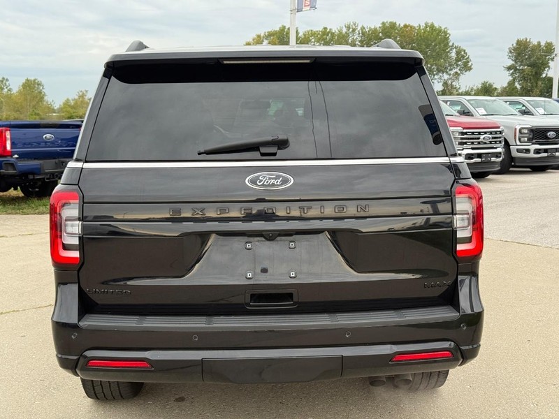 Ford Expedition Max Vehicle Full-screen Gallery Image 4