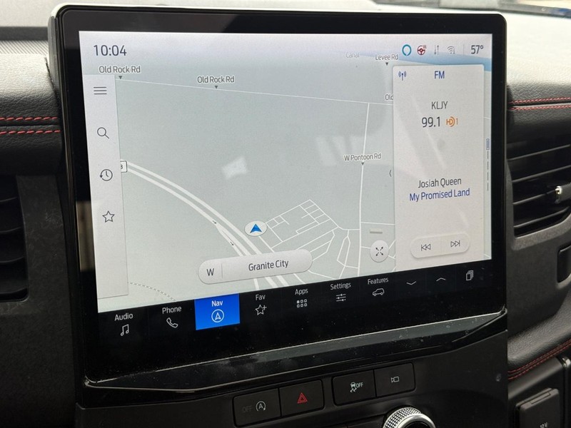 Ford Expedition Max Vehicle Full-screen Gallery Image 19