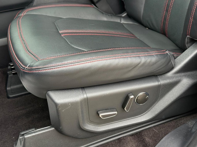 Ford Expedition Max Vehicle Full-screen Gallery Image 29