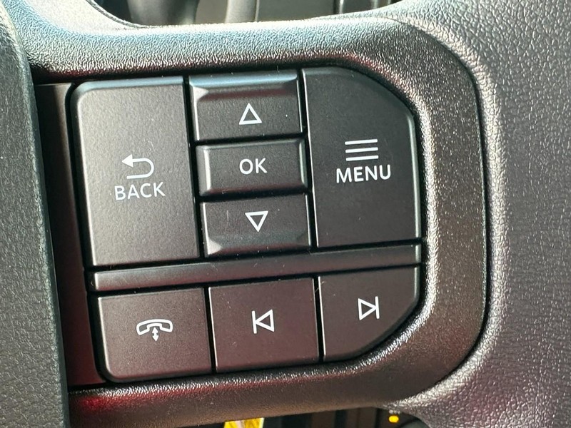 Ford F-150 Vehicle Full-screen Gallery Image 12