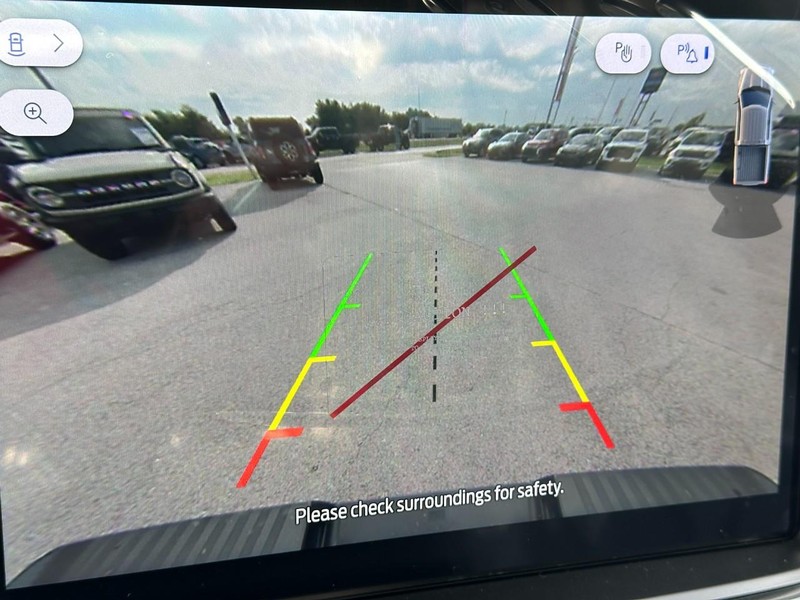 Ford F-150 Vehicle Full-screen Gallery Image 14