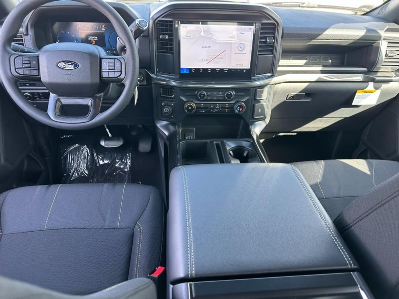 Ford F-150 Vehicle Full-screen Gallery Image 5