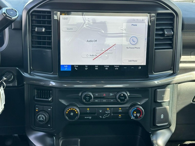 Ford F-150 Vehicle Full-screen Gallery Image 7