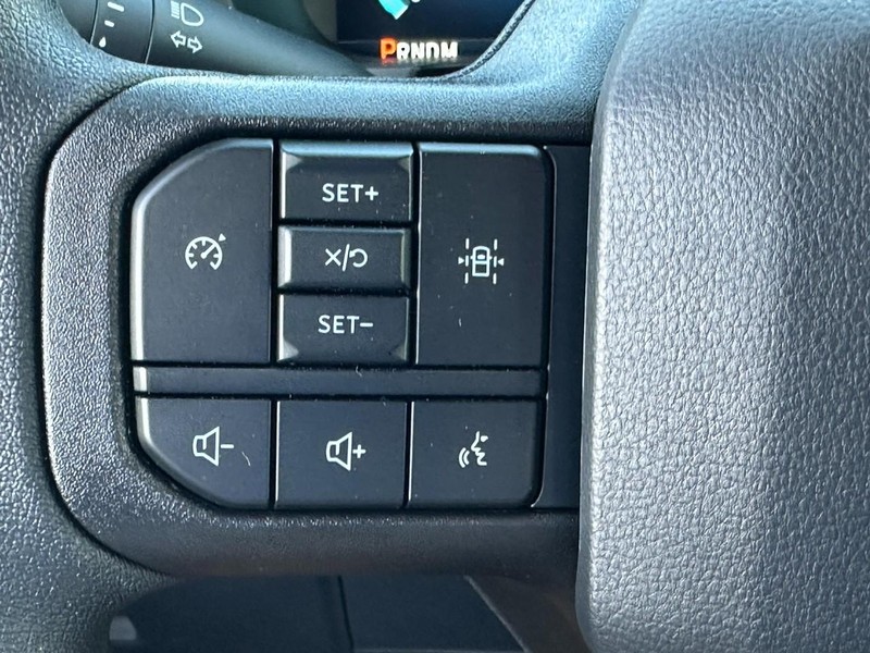 Ford F-150 Vehicle Full-screen Gallery Image 11