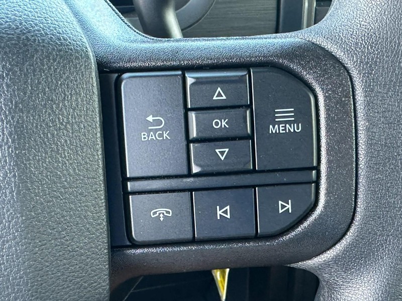 Ford F-150 Vehicle Full-screen Gallery Image 12