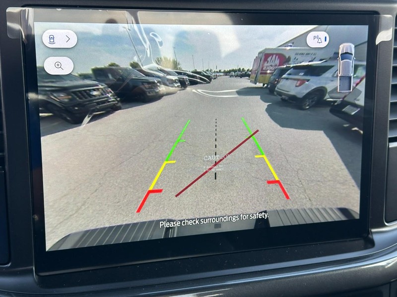 Ford F-150 Vehicle Full-screen Gallery Image 14