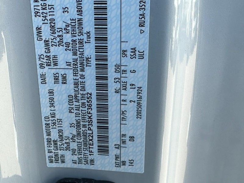 Ford F-150 Vehicle Full-screen Gallery Image 15