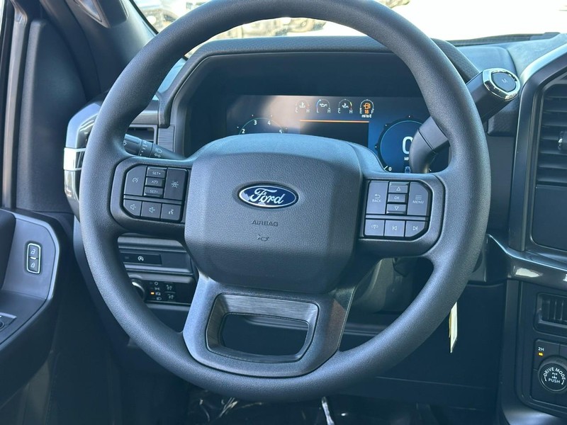 Ford F-150 Vehicle Full-screen Gallery Image 6