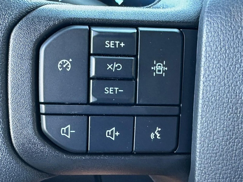 Ford F-150 Vehicle Full-screen Gallery Image 9