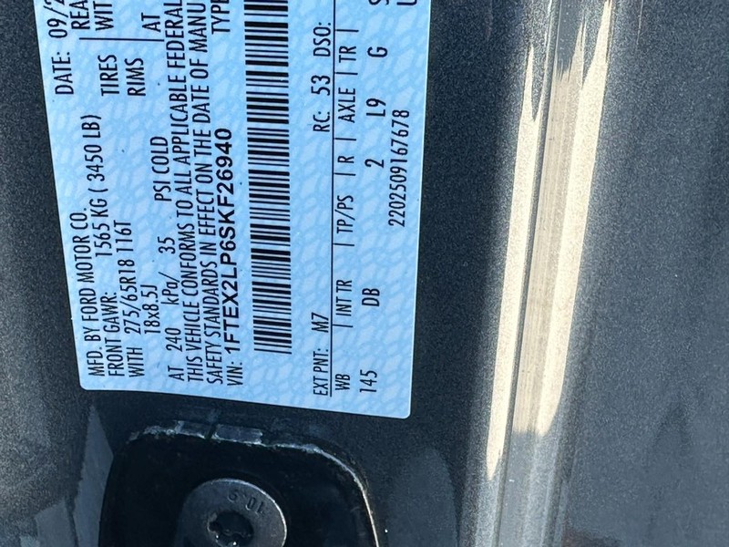 Ford F-150 Vehicle Full-screen Gallery Image 13