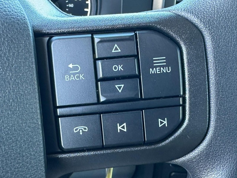 Ford Super Duty F-250 SRW Vehicle Full-screen Gallery Image 10