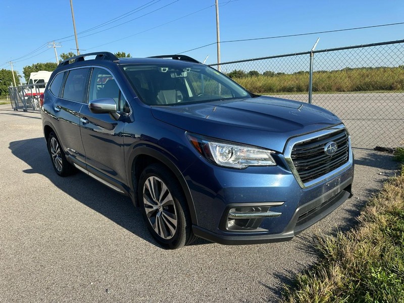 Subaru Ascent Vehicle Full-screen Gallery Image 2