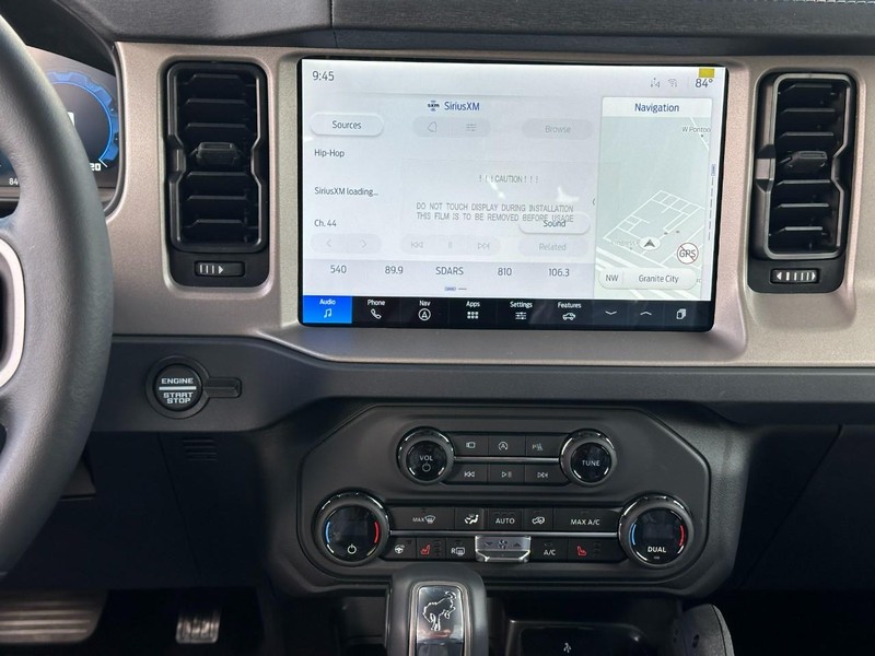 Ford Bronco Vehicle Full-screen Gallery Image 7