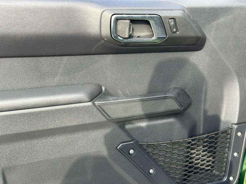 Ford Bronco Vehicle Full-screen Gallery Image 9