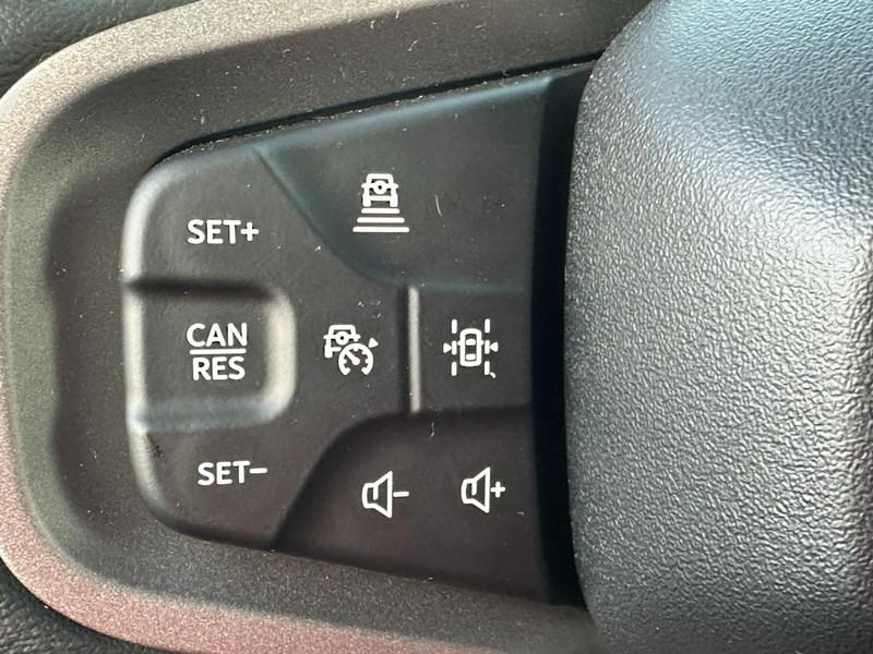 Ford Bronco Vehicle Full-screen Gallery Image 11