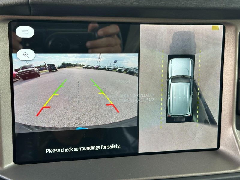 Ford Bronco Vehicle Full-screen Gallery Image 16