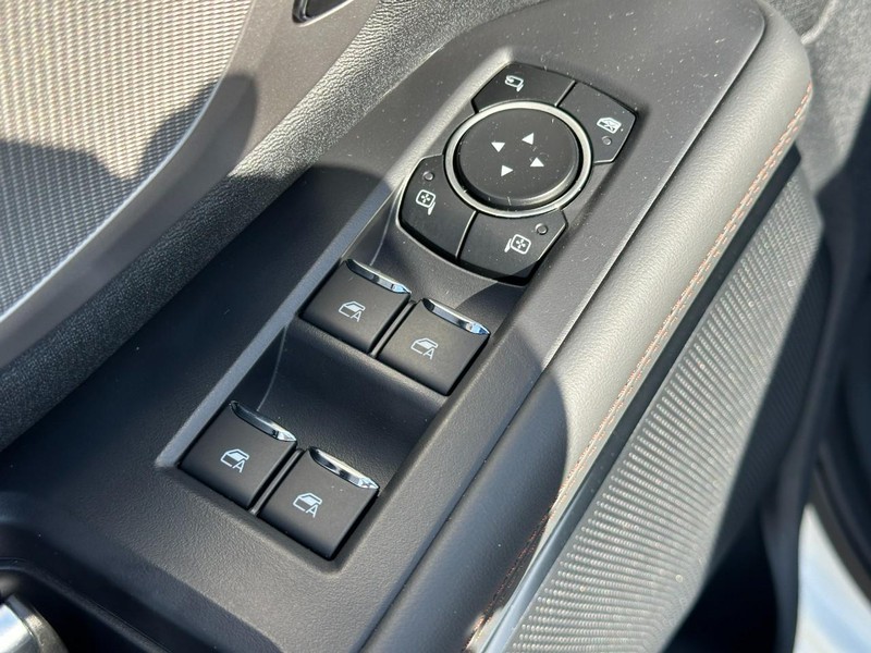 Ford Expedition Vehicle Full-screen Gallery Image 12