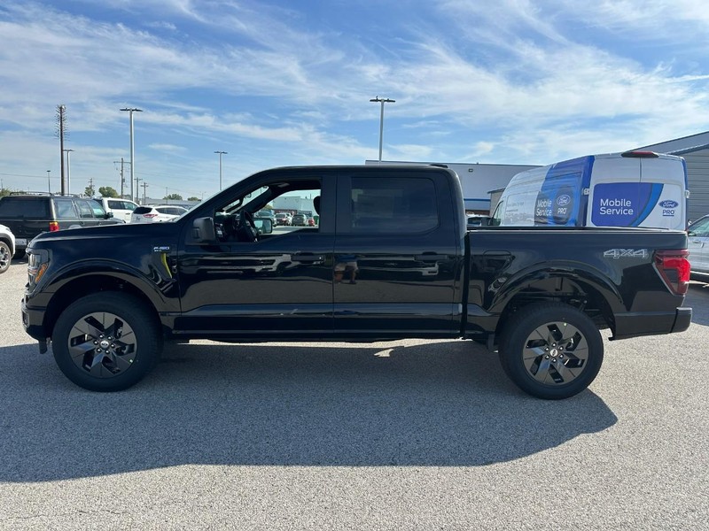 Ford F-150 Vehicle Full-screen Gallery Image 2