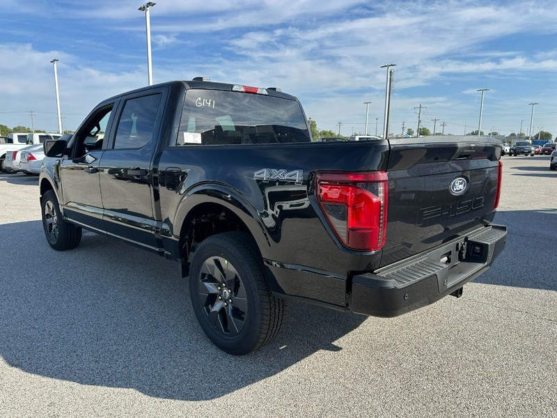 Ford F-150 Vehicle Full-screen Gallery Image 3