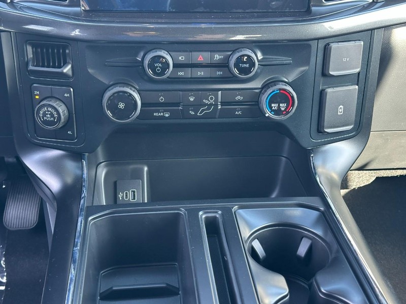 Ford F-150 Vehicle Full-screen Gallery Image 8