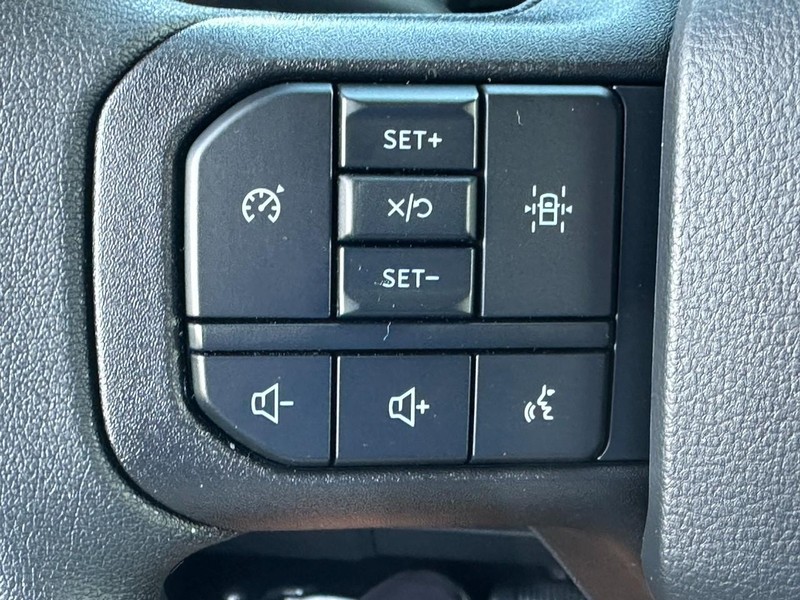 Ford F-150 Vehicle Full-screen Gallery Image 11