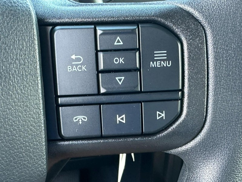 Ford F-150 Vehicle Full-screen Gallery Image 12