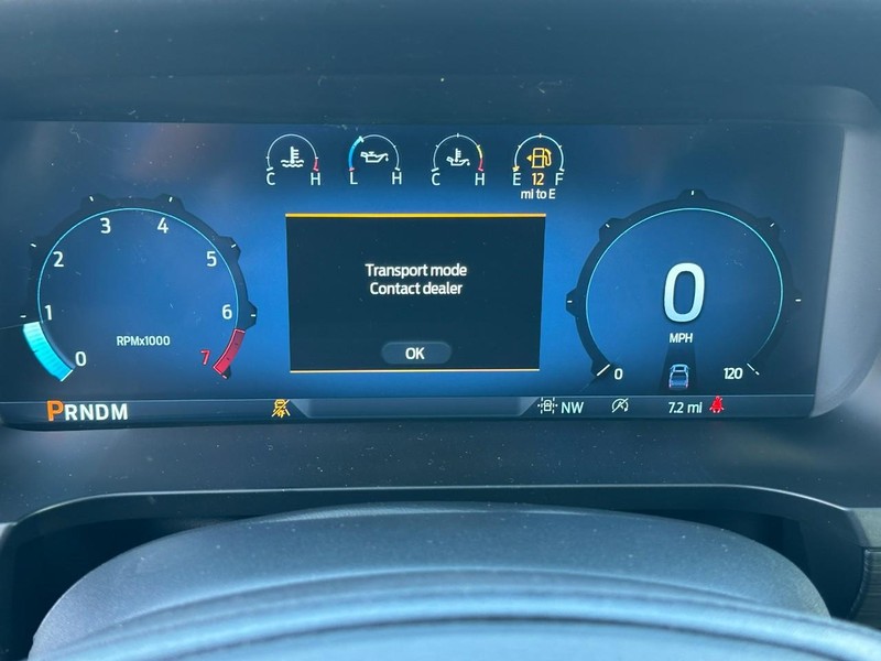 Ford F-150 Vehicle Full-screen Gallery Image 13