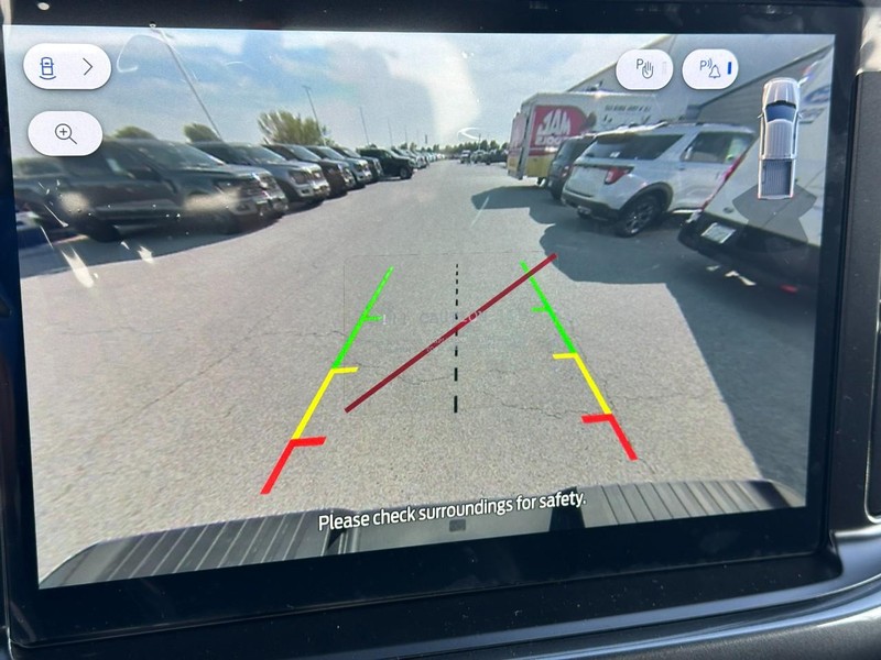 Ford F-150 Vehicle Full-screen Gallery Image 14