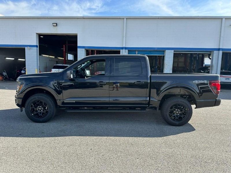 Ford F-150 Vehicle Full-screen Gallery Image 2