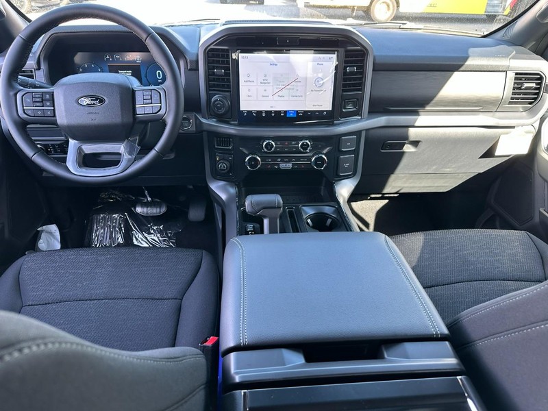 Ford F-150 Vehicle Full-screen Gallery Image 5