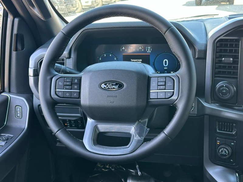 Ford F-150 Vehicle Full-screen Gallery Image 6