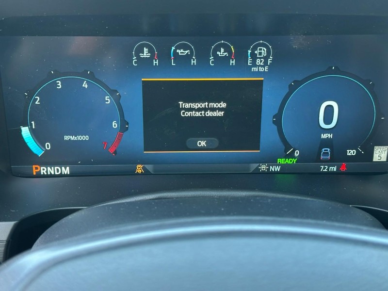 Ford F-150 Vehicle Full-screen Gallery Image 13