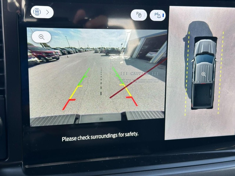 Ford F-150 Vehicle Full-screen Gallery Image 16