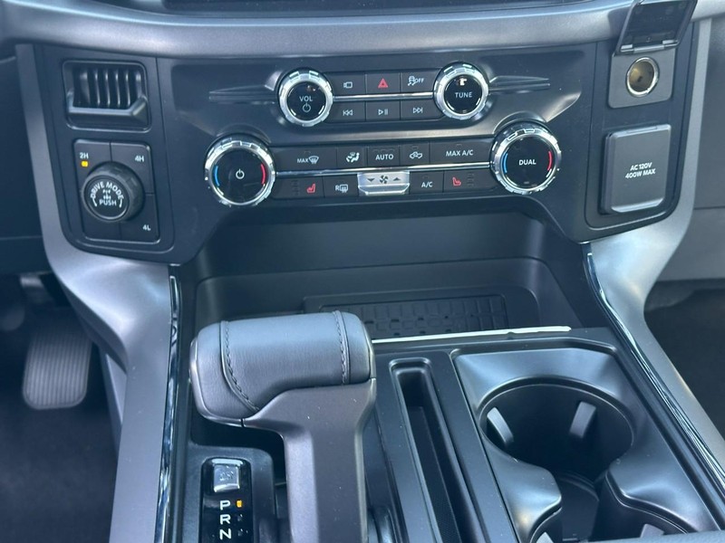 Ford F-150 Vehicle Full-screen Gallery Image 8