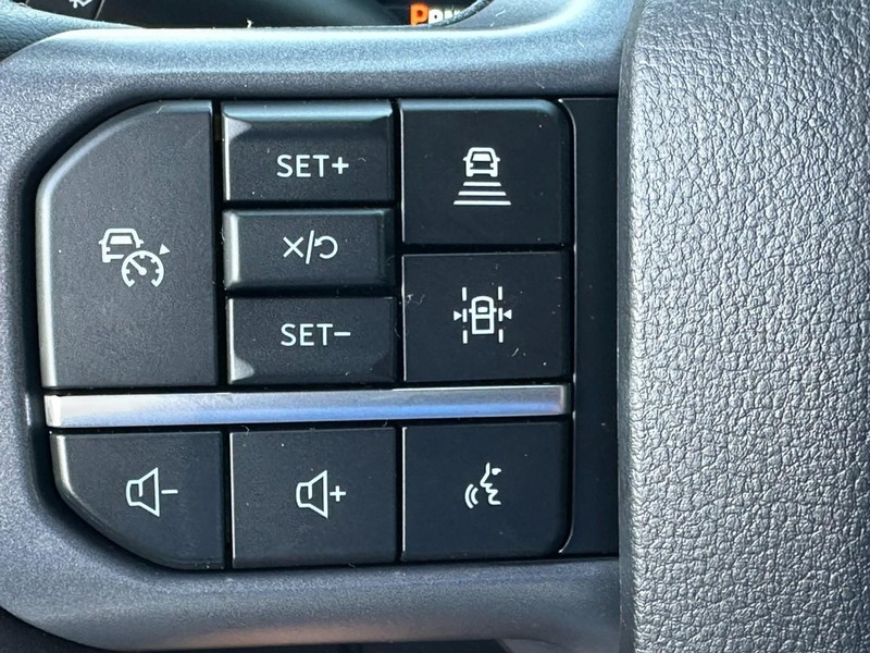 Ford F-150 Vehicle Full-screen Gallery Image 11