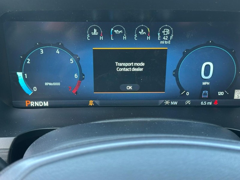 Ford F-150 Vehicle Full-screen Gallery Image 13