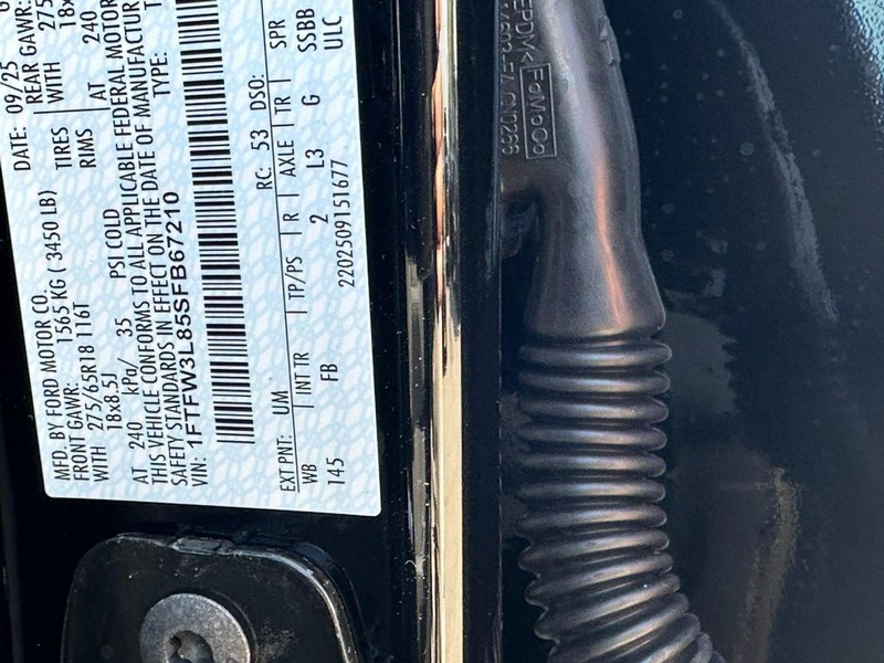 Ford F-150 Vehicle Full-screen Gallery Image 17