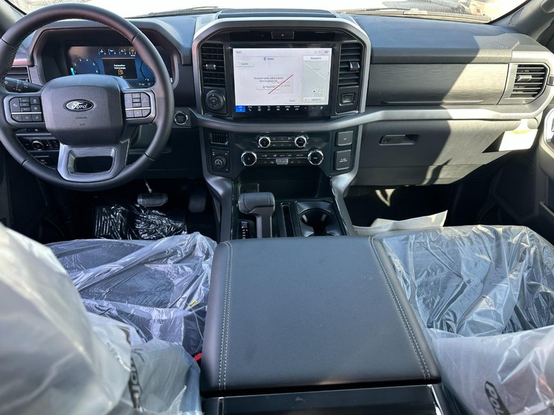 Ford F-150 Vehicle Full-screen Gallery Image 5