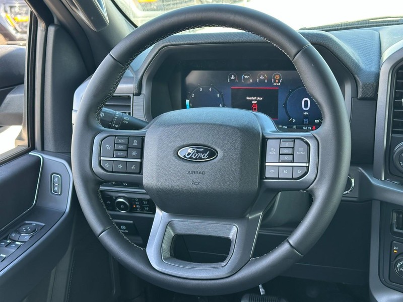 Ford F-150 Vehicle Full-screen Gallery Image 6