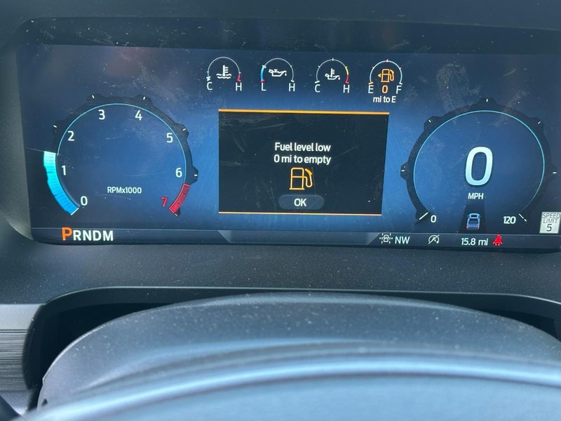 Ford F-150 Vehicle Full-screen Gallery Image 12