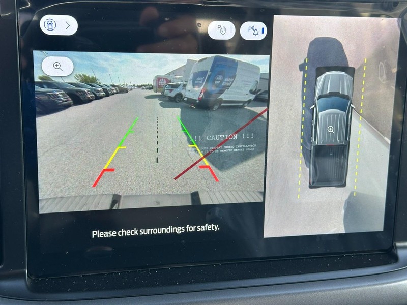 Ford F-150 Vehicle Full-screen Gallery Image 15