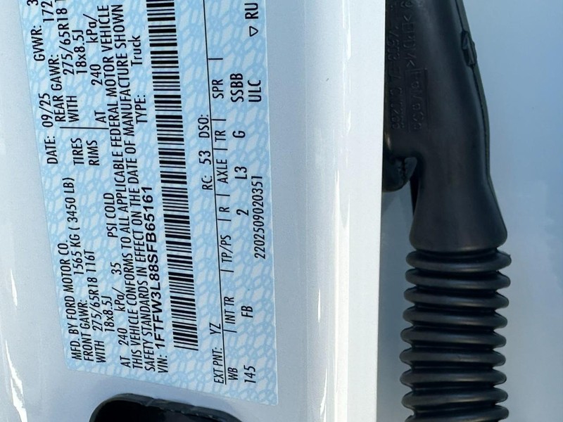 Ford F-150 Vehicle Full-screen Gallery Image 16