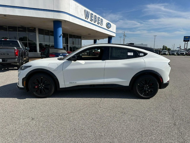 Ford Mustang Mach-E Vehicle Full-screen Gallery Image 2