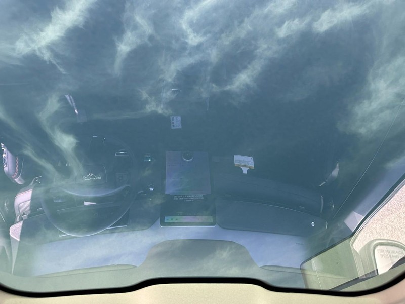 Ford Mustang Mach-E Vehicle Full-screen Gallery Image 5