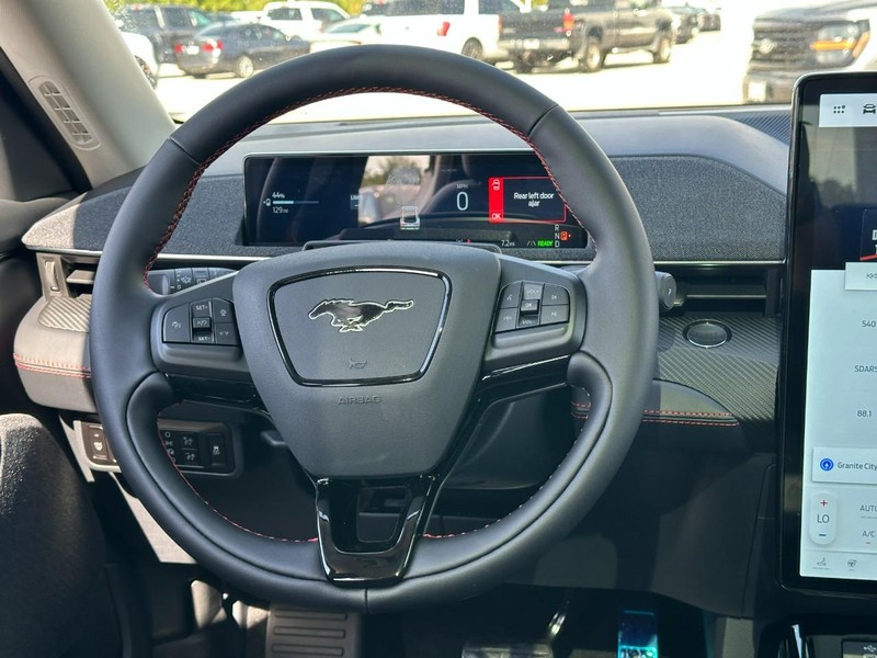 Ford Mustang Mach-E Vehicle Full-screen Gallery Image 7