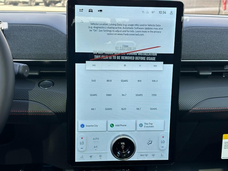 Ford Mustang Mach-E Vehicle Full-screen Gallery Image 8